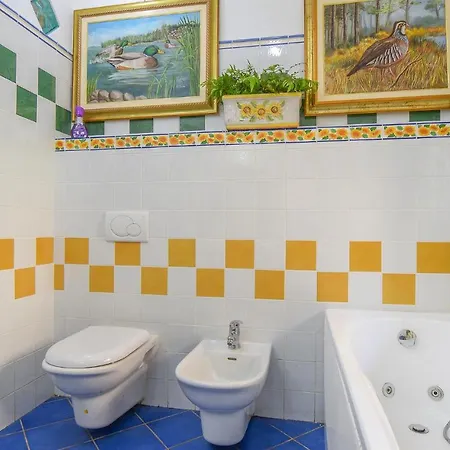 Apartment Lovely In With Kitchenette Chianni