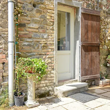 Lovely In With Kitchenette Apartment *